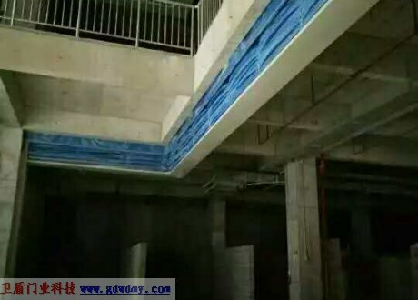 L型大跨度折疊提升式防火卷簾門