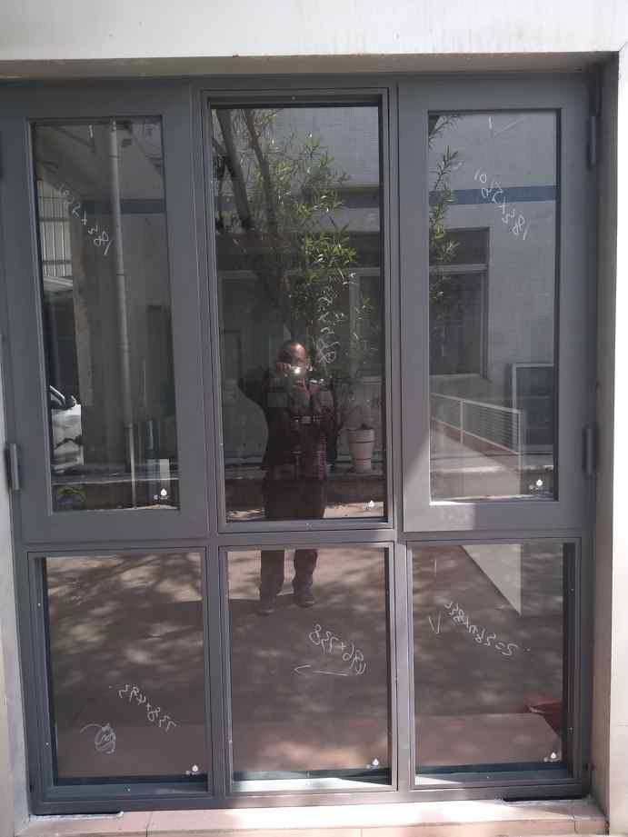 鋼質非隔熱防火窗