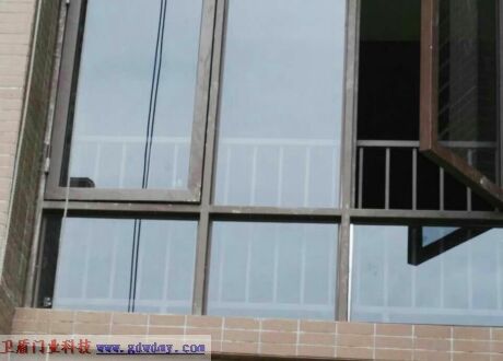 防火玻璃門的運用也十分重要